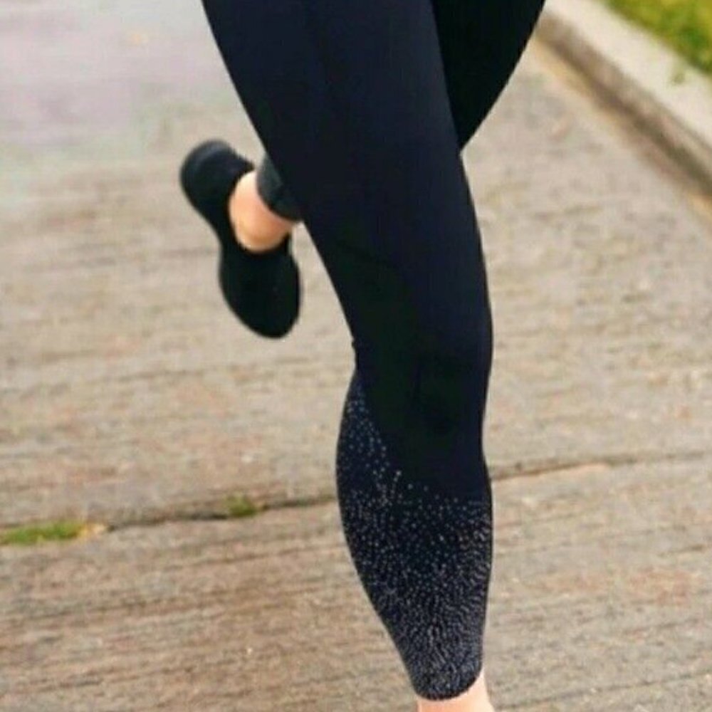 EUC - Zyia Reflective Light n Luxe Size 8-10
